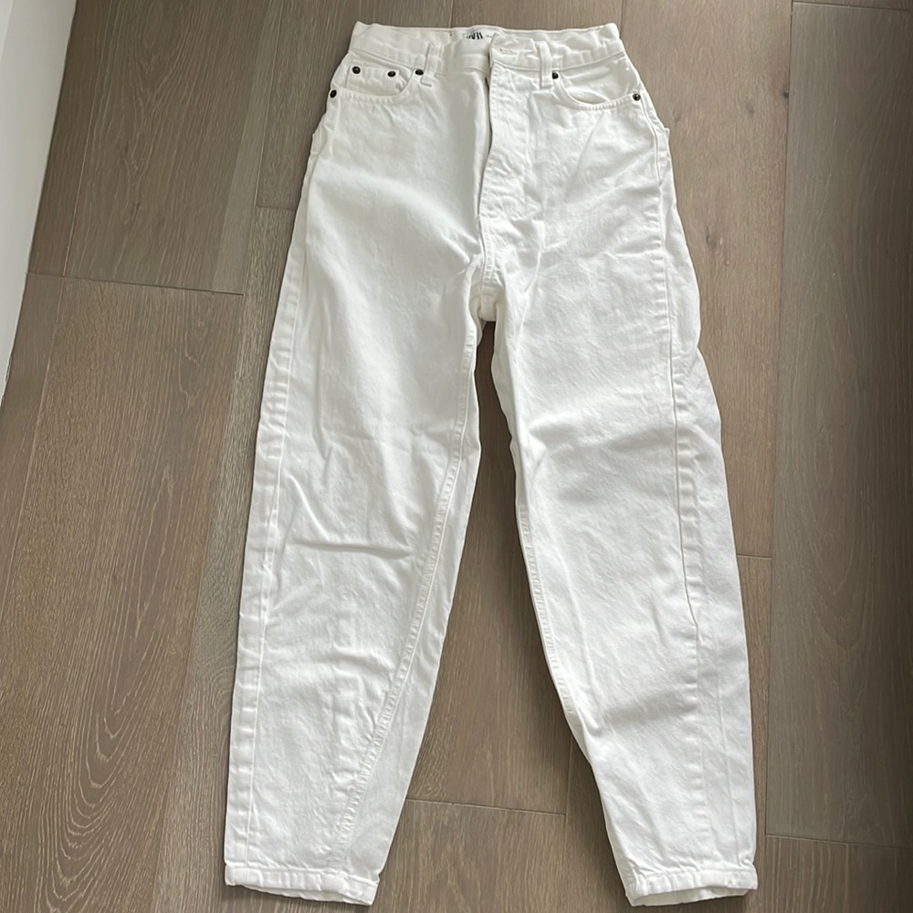 Zara White Jeans. Size 0